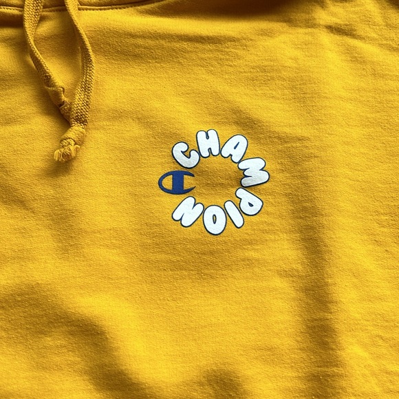 Champion Sweatshirt - Picture 2 of 3